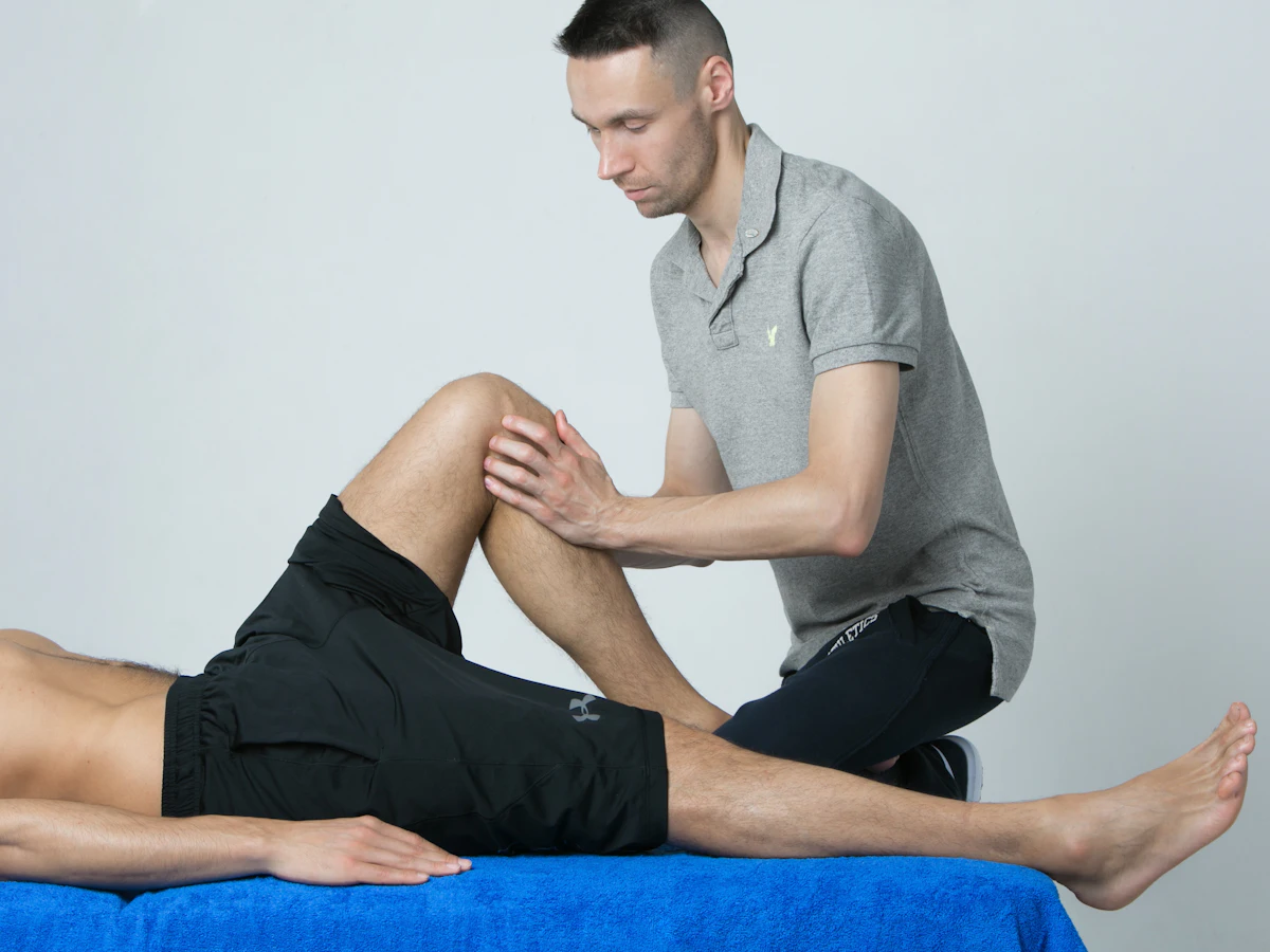 Thérapeute avec un patient, app Alori pour les cliniques